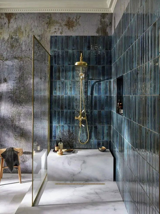 Nireobi Fliese | Blau glänzend | 7,5 cm x 30 cm