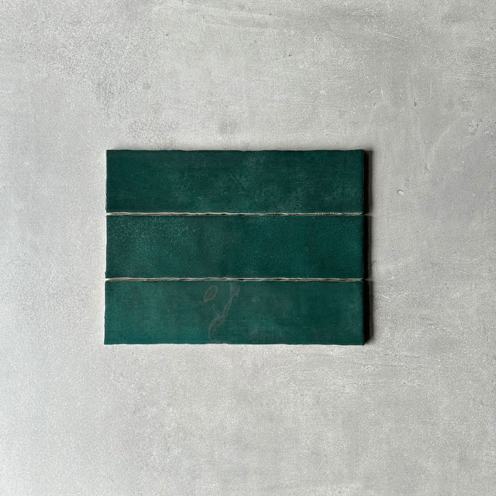 Nireobi Tile | Gloss Moss Green | 7.5cm x 30cm