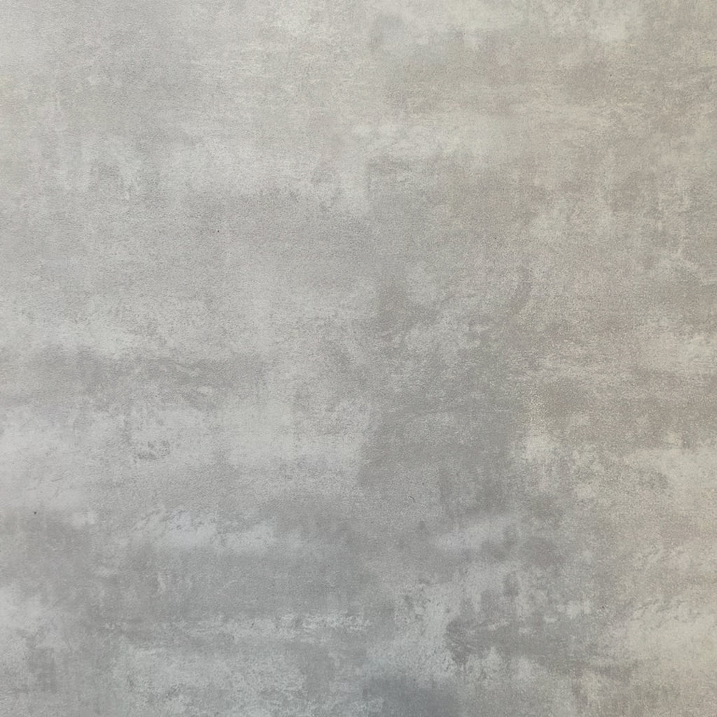 Video mit Agadir Terrakotta Fliesen im marokkanischen Stil im Format 20 × 20 cm aus Feinsteinzeug, das das geometrische Sternmuster in warmen Terrakotta-, Weiß- und sanften Gelbtönen sowie die Oberflächenstruktur der Fliese hervorhebt.