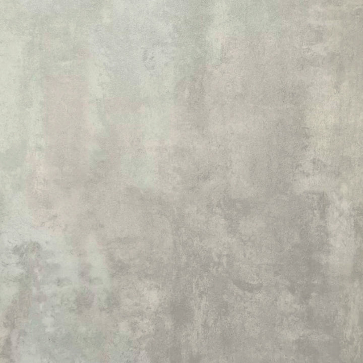 Video mit Agadir Beige Fliesen im marokkanischen Stil im Format 20 × 20 cm aus Feinsteinzeug, das das sich wiederholende geometrische Sternmuster in sanftem Weiß mit Beige-, Oliv- und Anthrazittönen zeigt, während Oberfläche und Textur in Bewegung präsentiert werden.