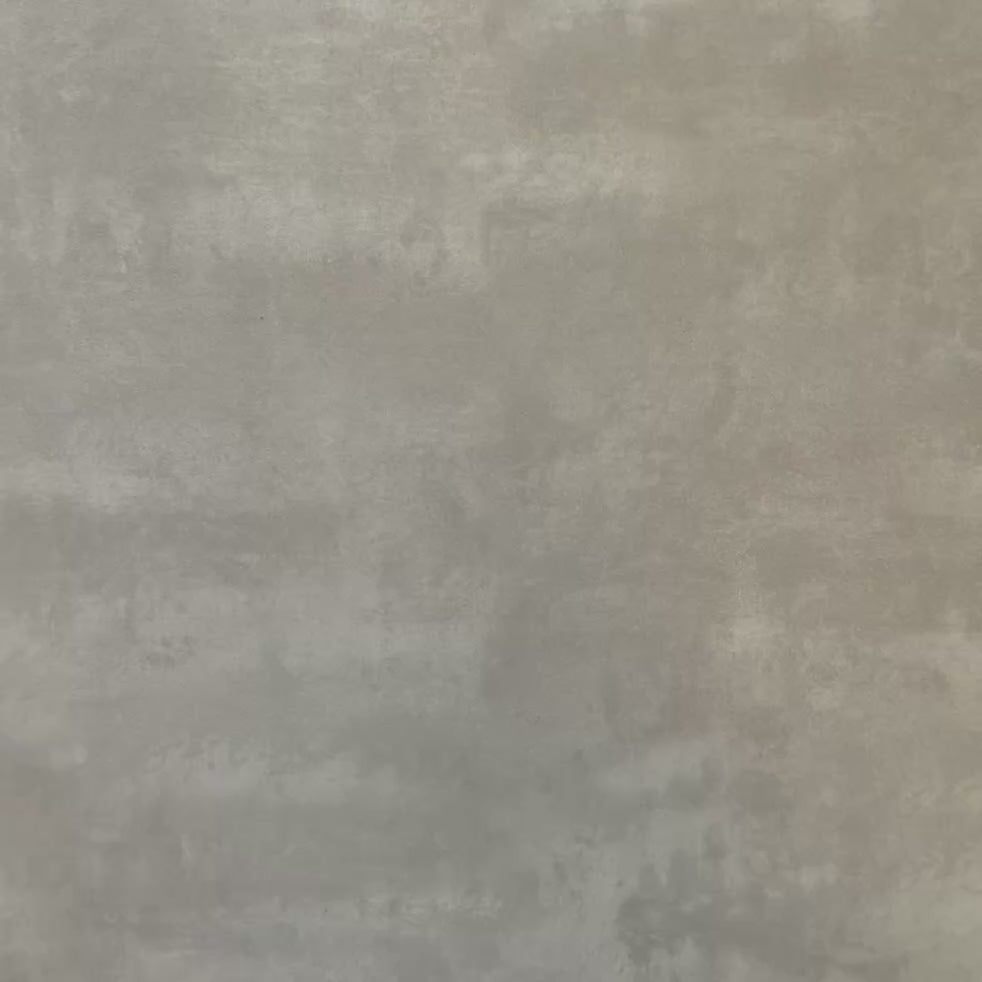 Video mit Agadir Blau & Gelb Fliesen im marokkanischen Stil im Format 20 × 20 cm aus Feinsteinzeug, das das geometrische Sternmuster in Blau, Weiß und warmem Gelb sowie die Oberflächenstruktur der Fliese hervorhebt.